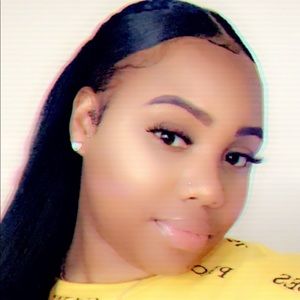 Meet your Posher, Briana